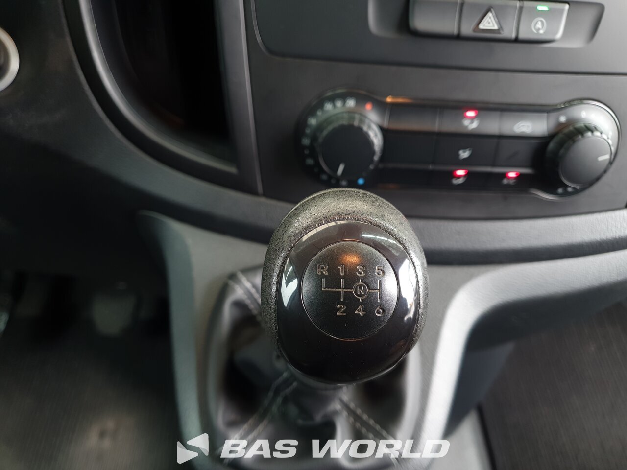 Other : Mercedes Vito 110 Fourgons utilitaires