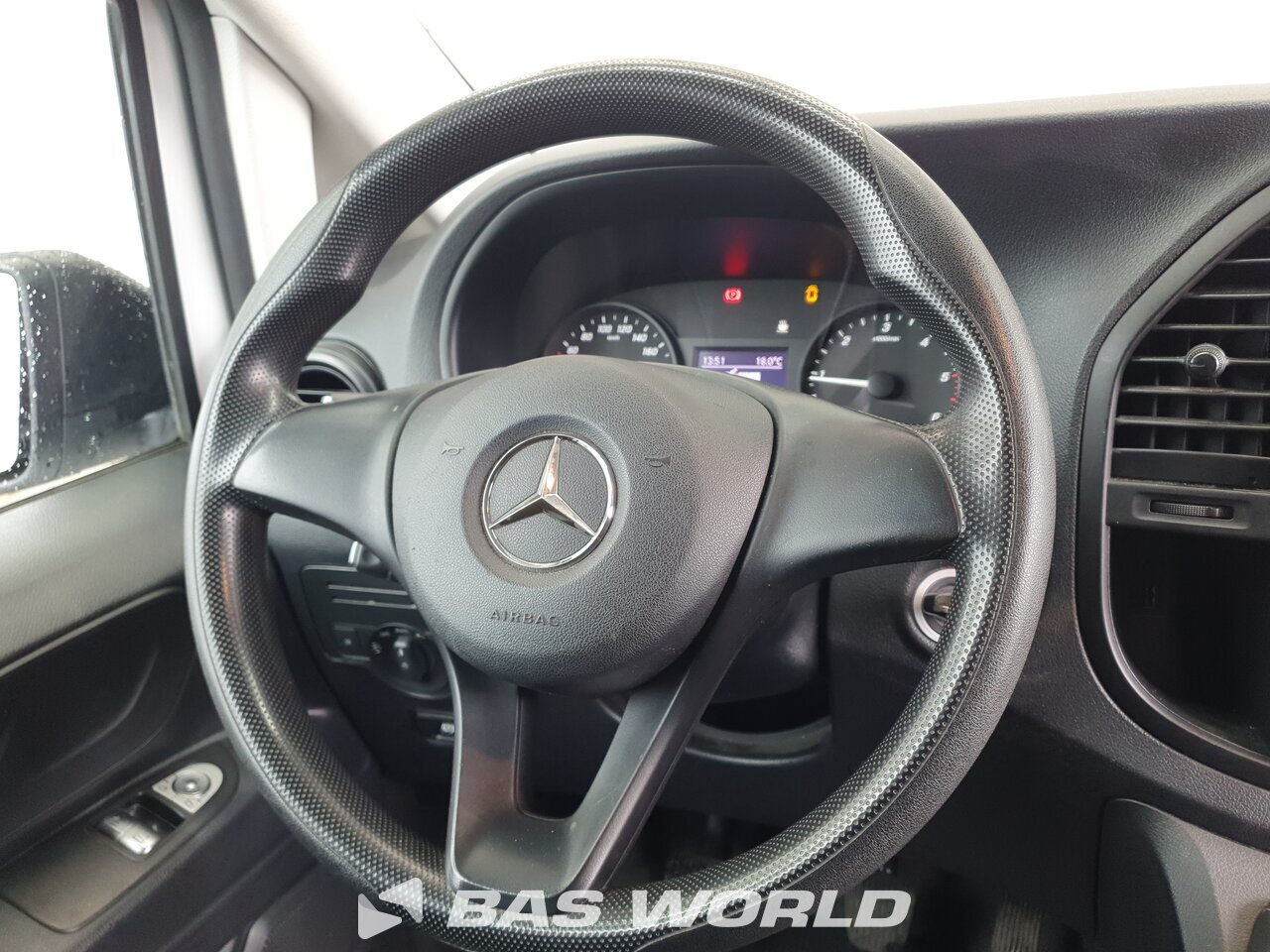 Other : Mercedes Vito 110 Fourgons utilitaires