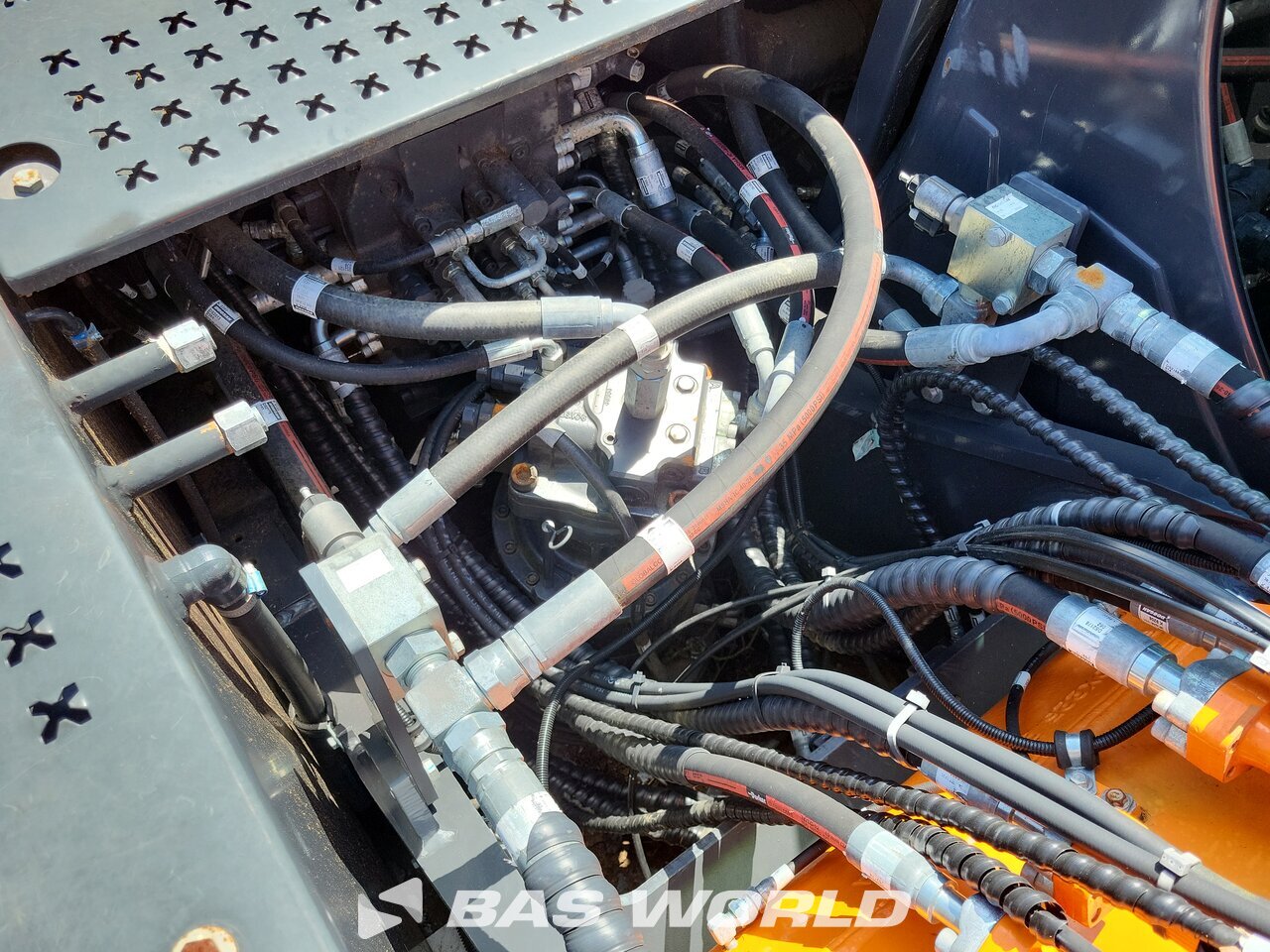 Other : Doosan DX225 LC-5 Pelle sur chenilles