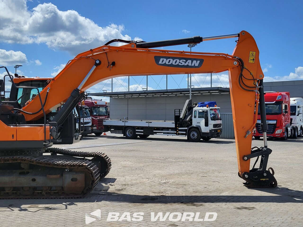 Other : Doosan DX225 LC-5 Pelle sur chenilles