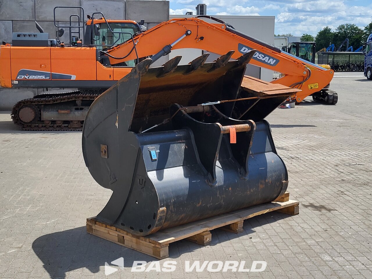 Other : Doosan DX225 LC-5 Pelle sur chenilles