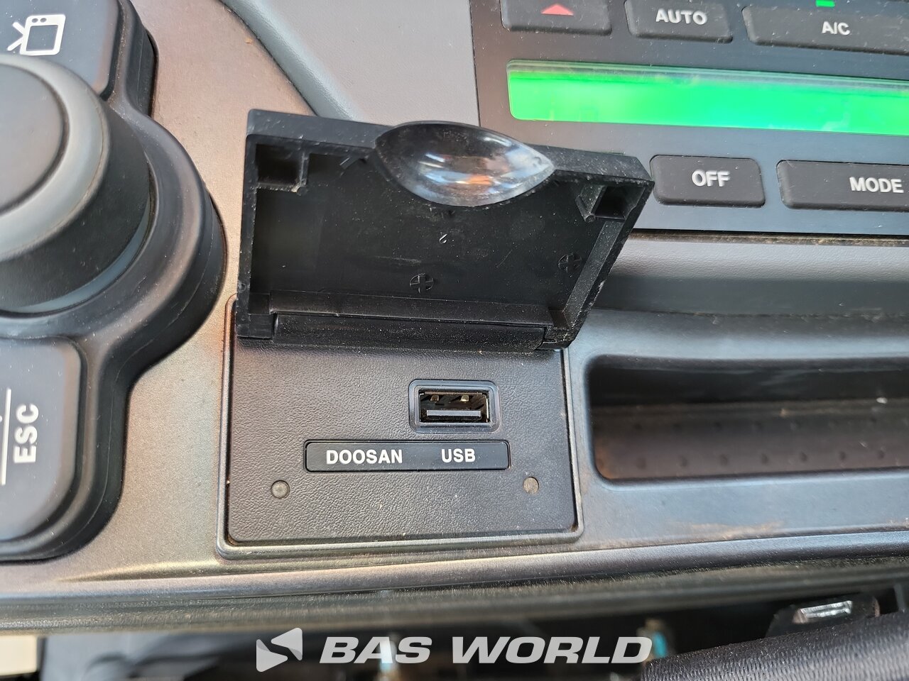 Other : Doosan DX225 LC-5 Pelle sur chenilles