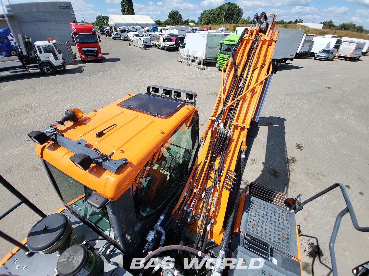 Other : Doosan DX225 LC-5 Pelle sur chenilles