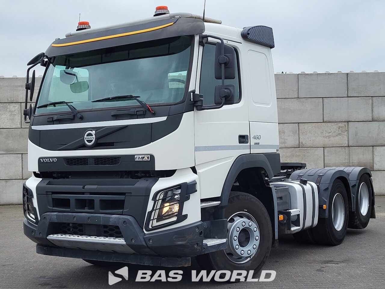 Front left : Volvo FMX 460 6X4 Tracteur routier