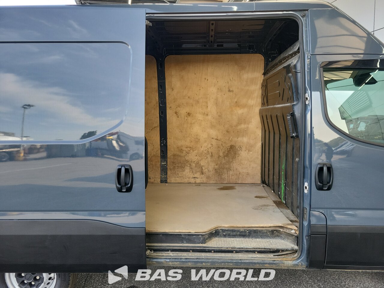 Other : Iveco Daily 35S18 Fourgons utilitaires