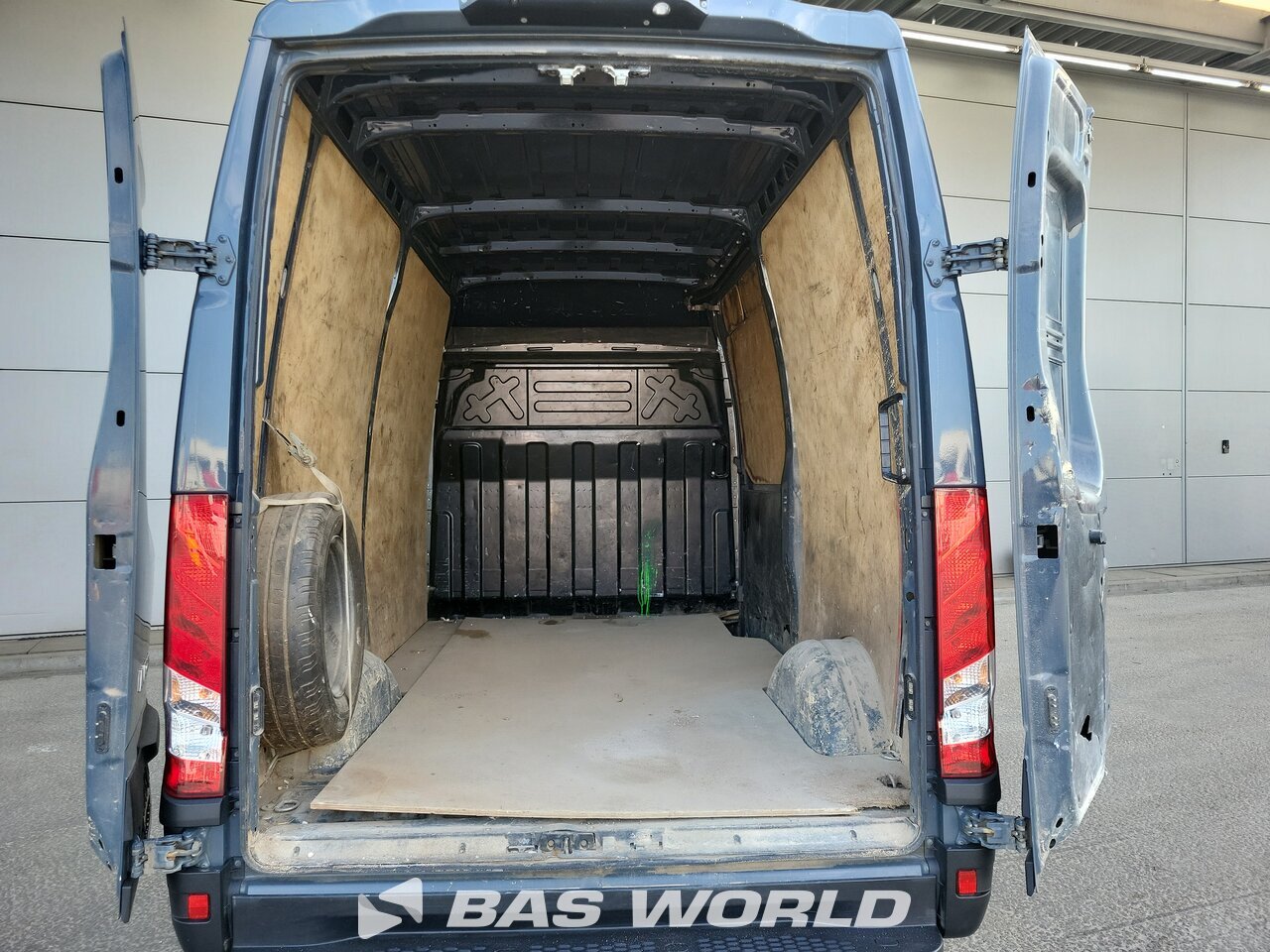 Other : Iveco Daily 35S18 Fourgons utilitaires