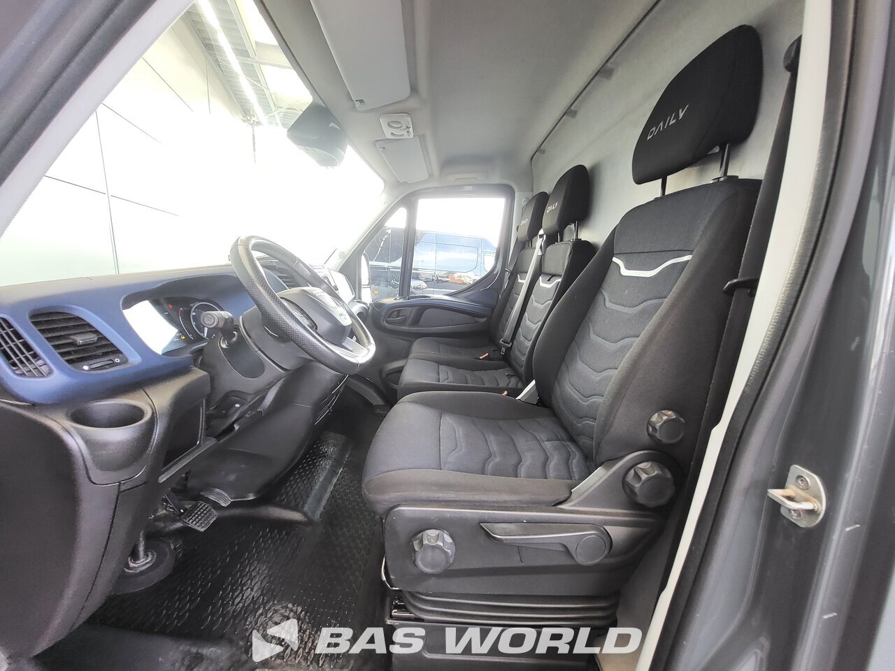 Other : Iveco Daily 35S18 Fourgons utilitaires