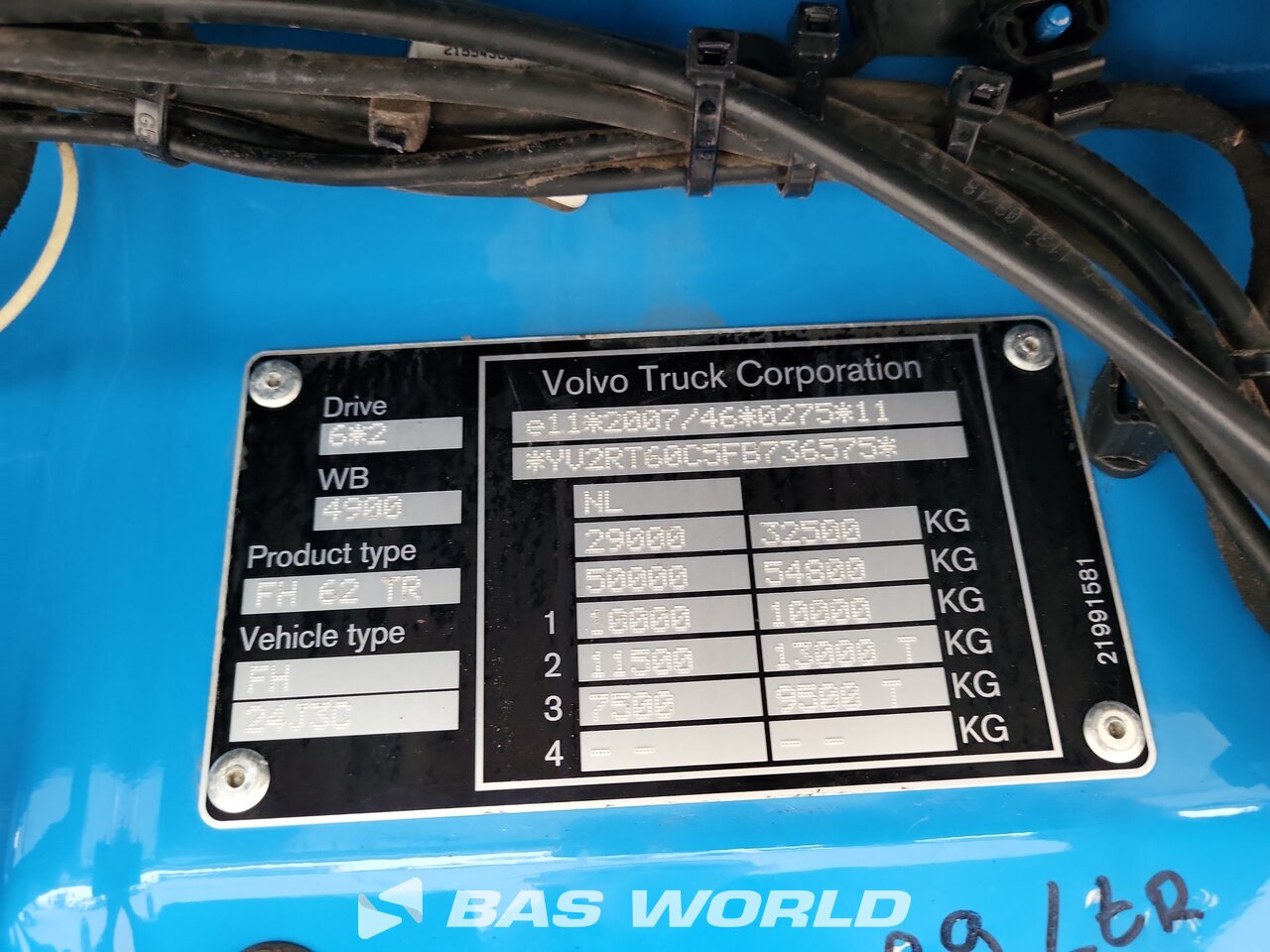 Other : Volvo FH 540 6X2 HYVA LIFT 26.60-S camion à bras