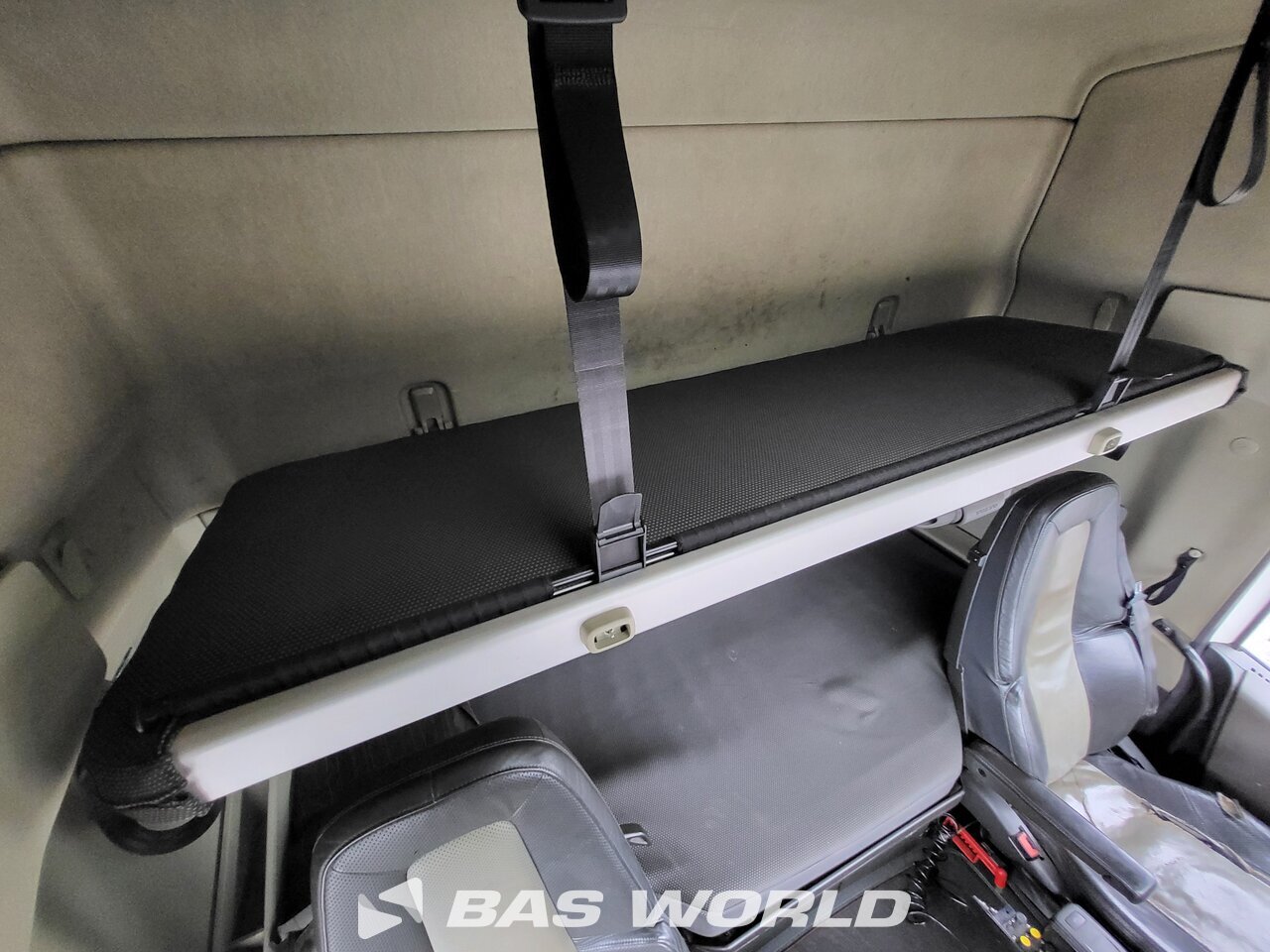Other : Volvo FH 540 6X2 HYVA LIFT 26.60-S camion à bras