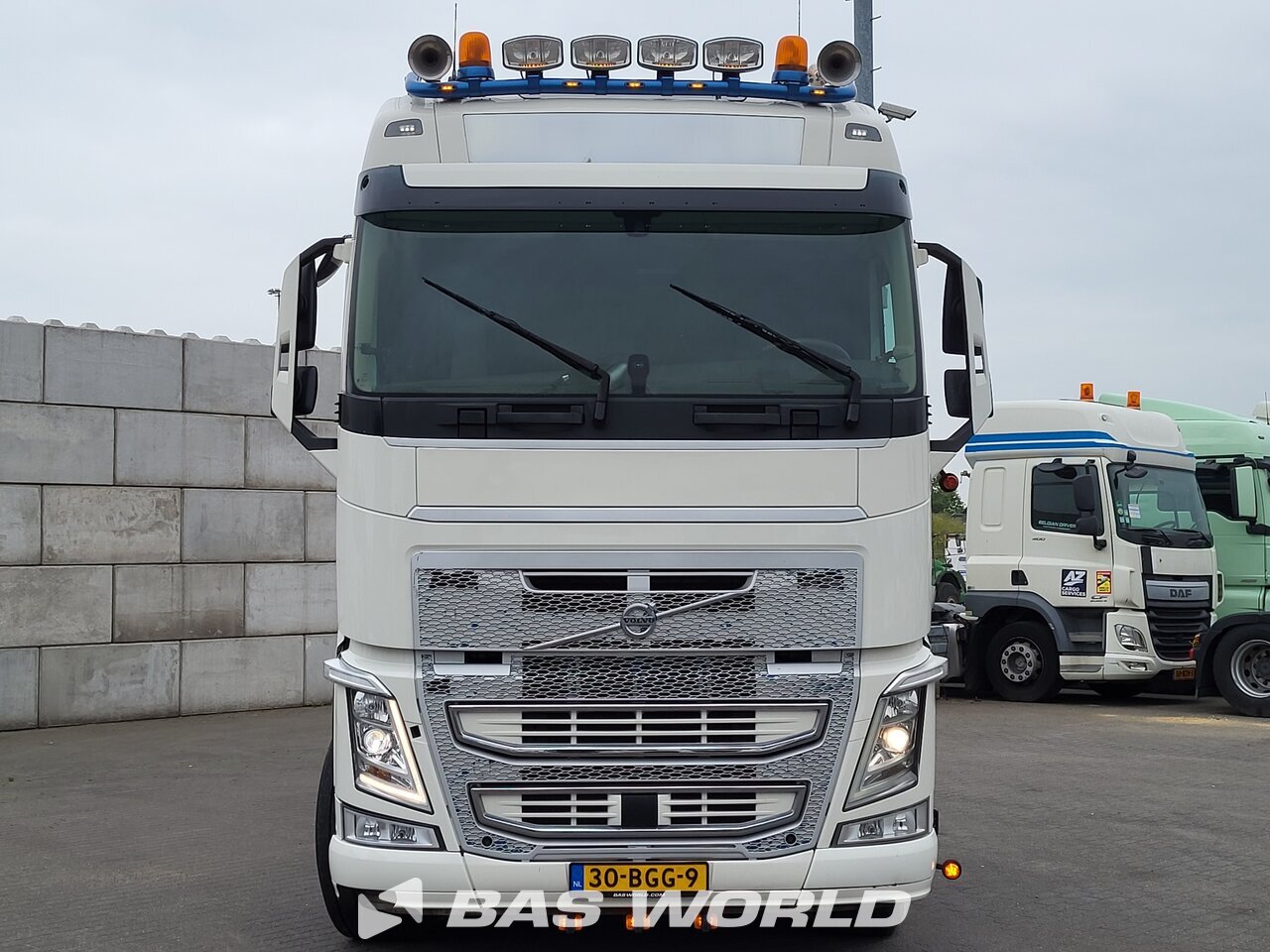 Other : Volvo FH 540 6X2 HYVA LIFT 26.60-S camion à bras