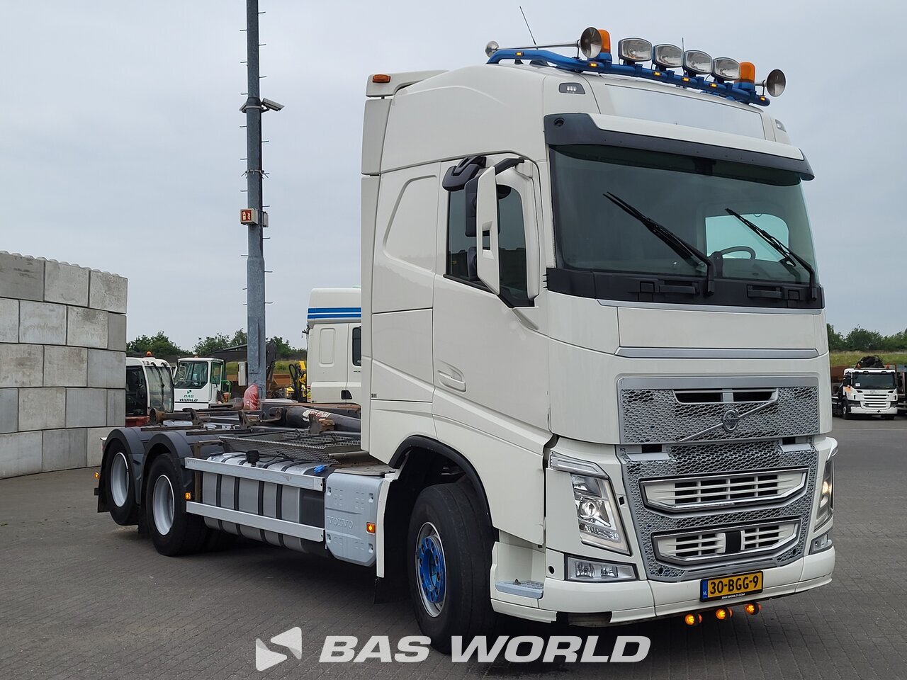 Other : Volvo FH 540 6X2 HYVA LIFT 26.60-S camion à bras