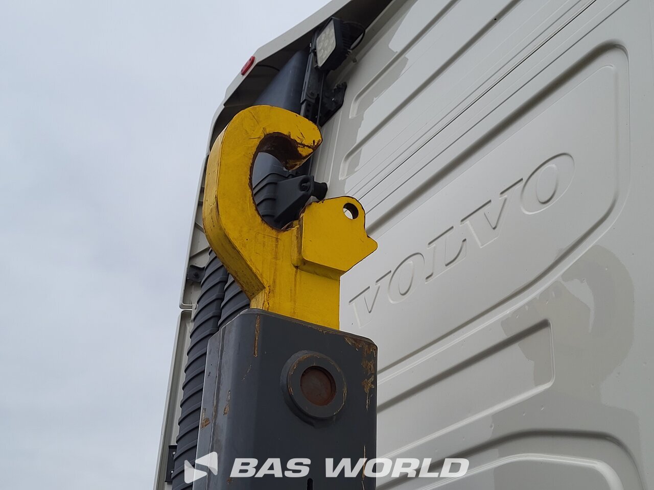 Other : Volvo FH 540 6X2 HYVA LIFT 26.60-S camion à bras