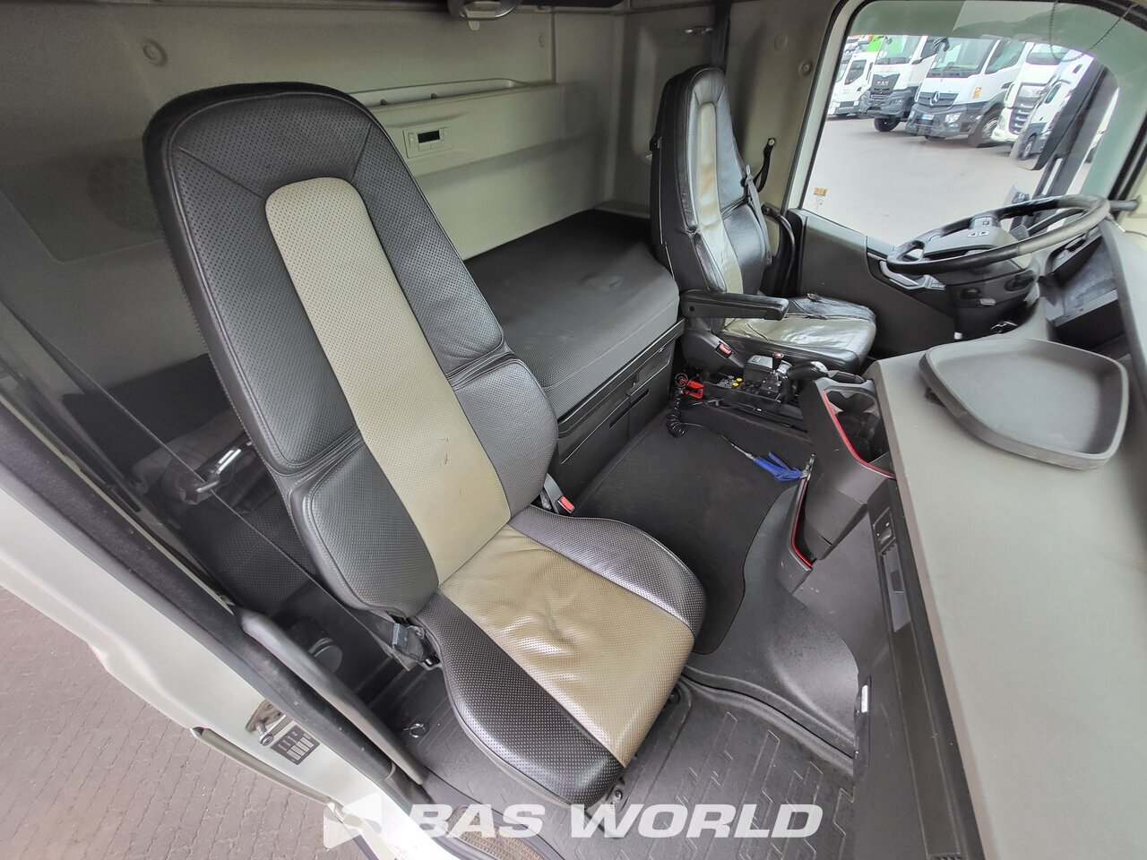 Other : Volvo FH 540 6X2 HYVA LIFT 26.60-S camion à bras