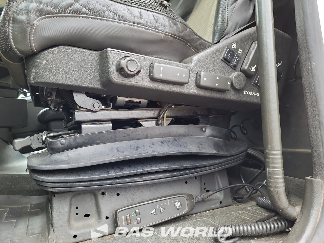 Other : Volvo FH 540 6X2 HYVA LIFT 26.60-S camion à bras