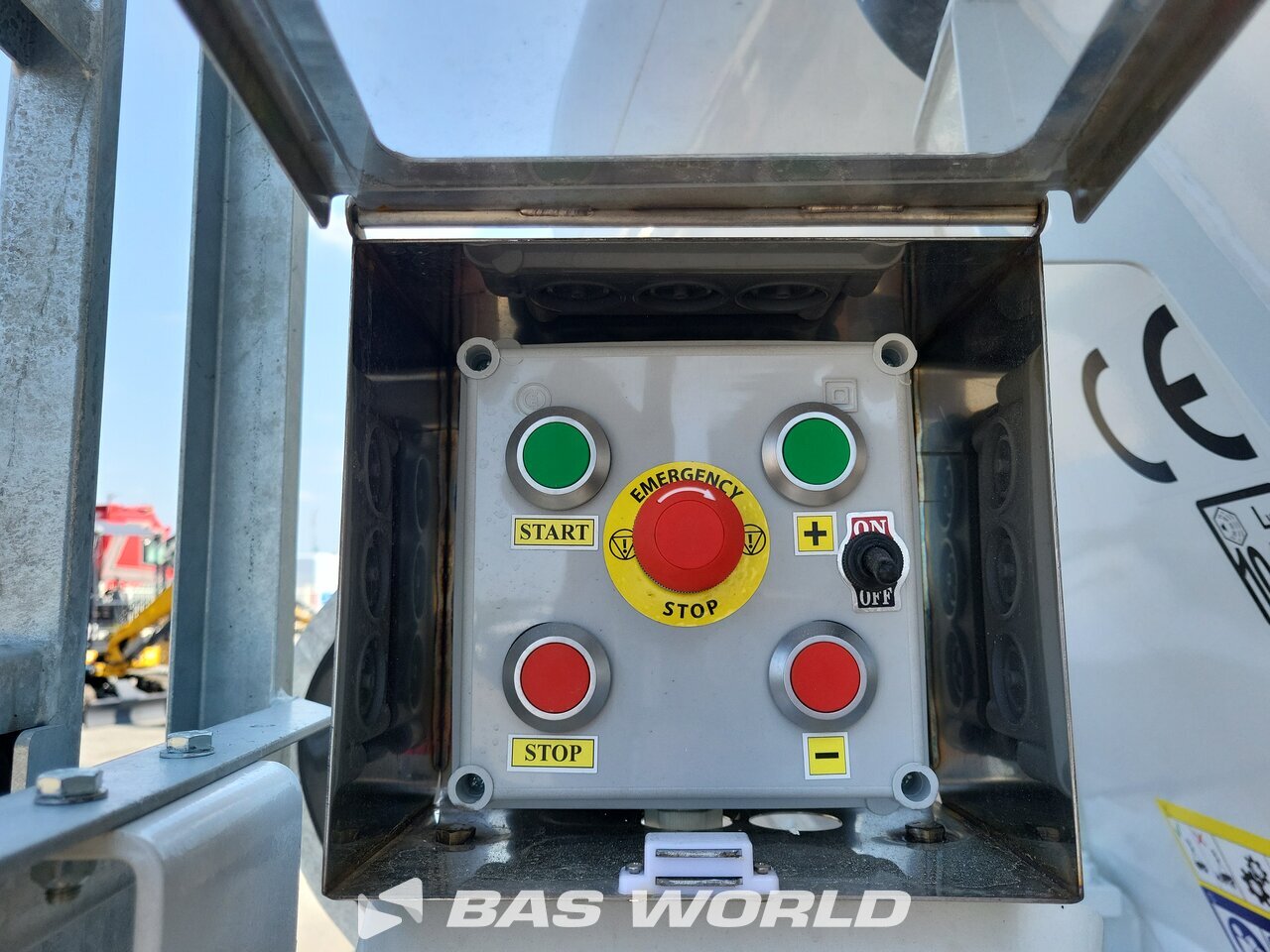 Other : Mercedes Arocs 3743 8X4 Fml BSH 103 Camion malaxeur béton