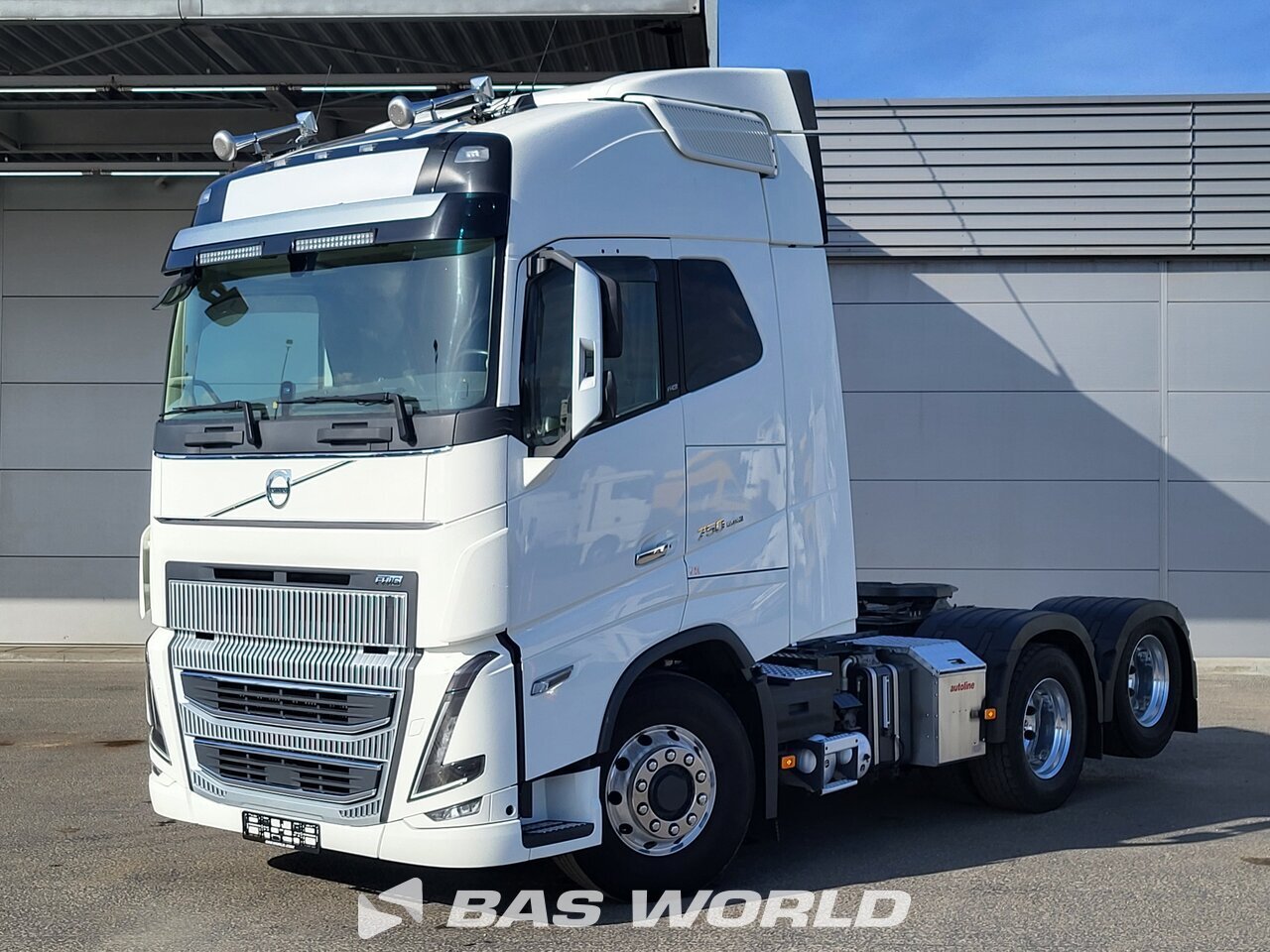 Front left : Volvo FH16 750 6X4 Tracteur routier