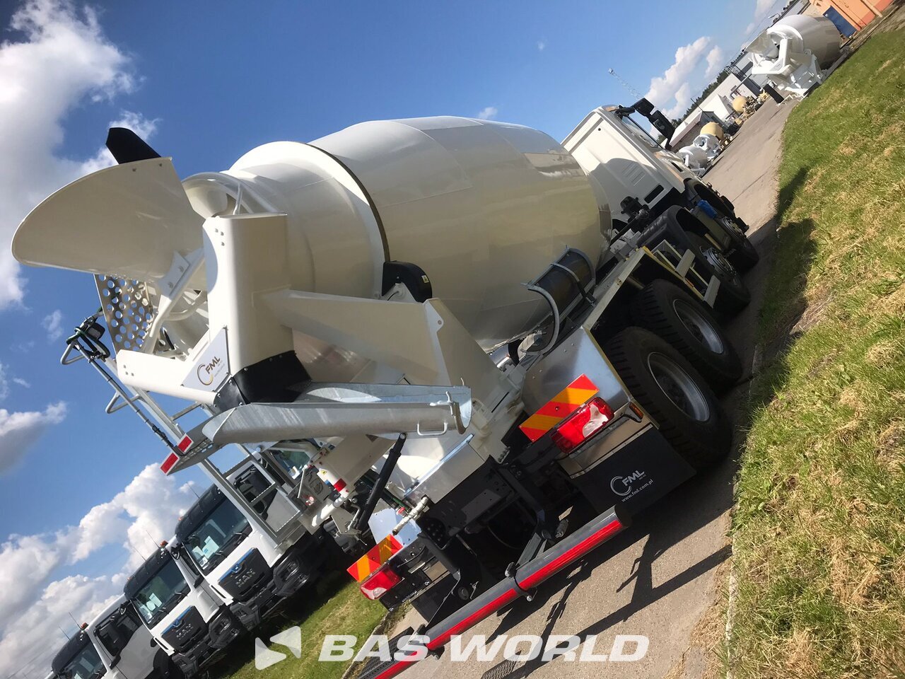 Other : Scania P420 XT 8X4 FML 10 Camion malaxeur béton