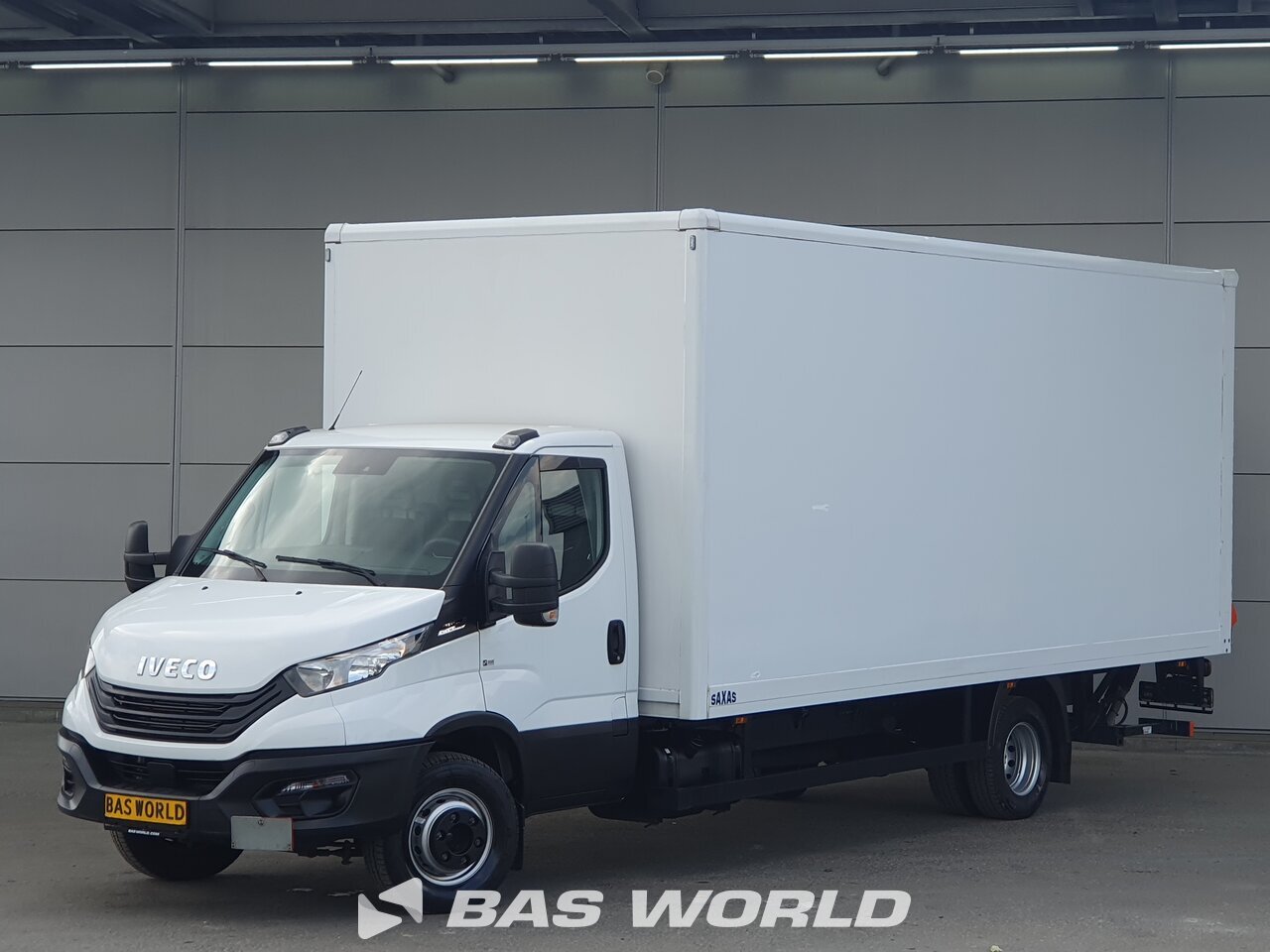 Front left : Iveco Daily 70C18 Carrosseries