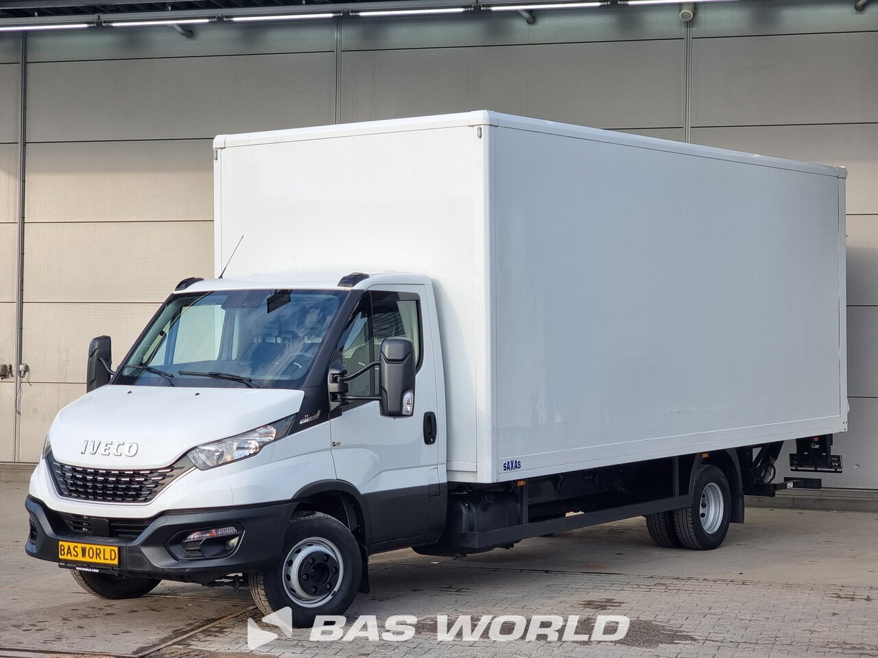 Front left : Iveco Daily 70C18 Carrosseries