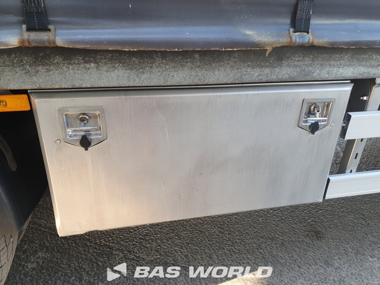 Other : Mercedes Antos 2835 6X2 Wema Carrosserie Camion rideaux coulissants