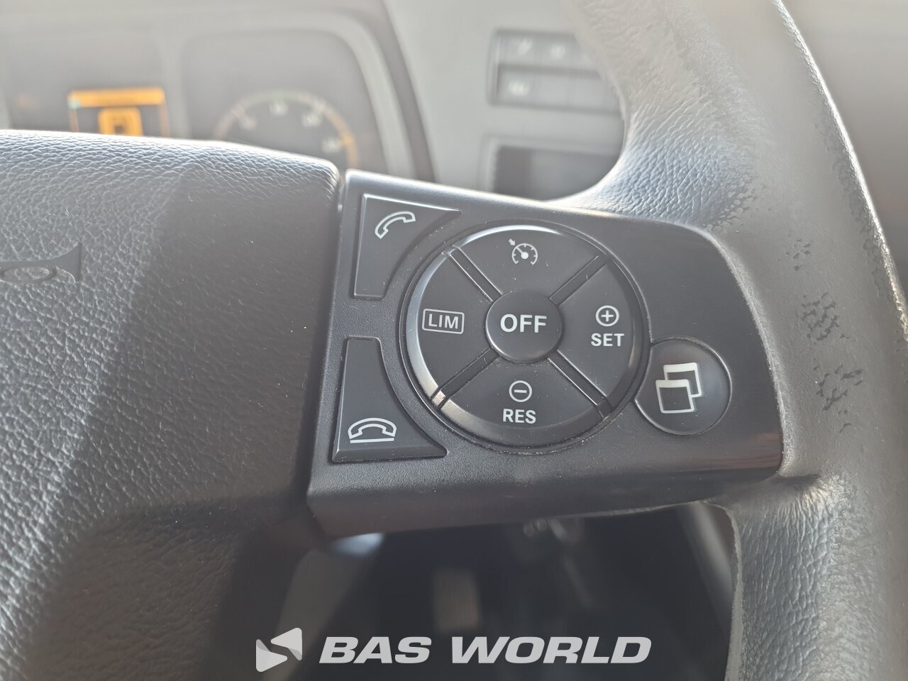 Other : Mercedes Antos 2835 6X2 Wema Carrosserie Camion rideaux coulissants