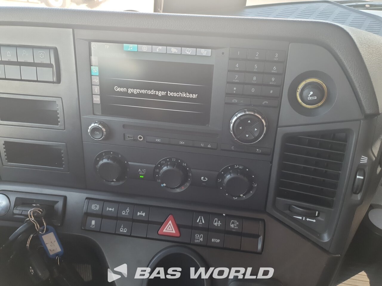 Other : Mercedes Antos 2835 6X2 Wema Carrosserie Camion rideaux coulissants
