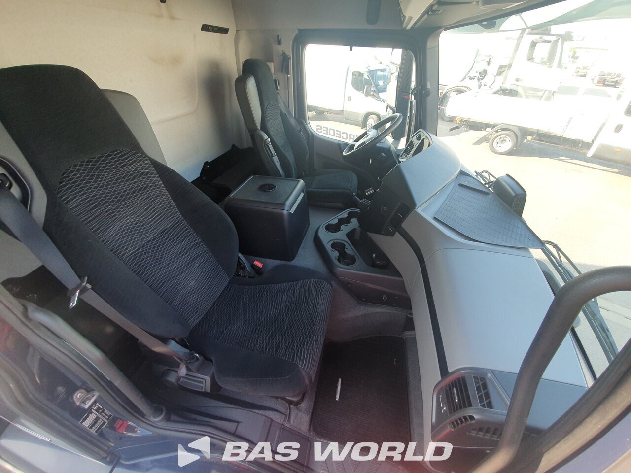 Other : Mercedes Antos 2835 6X2 Wema Carrosserie Camion rideaux coulissants