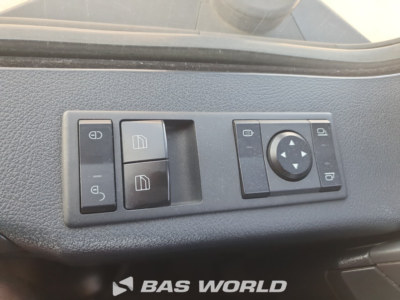 Other : Mercedes Antos 2835 6X2 Wema Carrosserie Camion rideaux coulissants