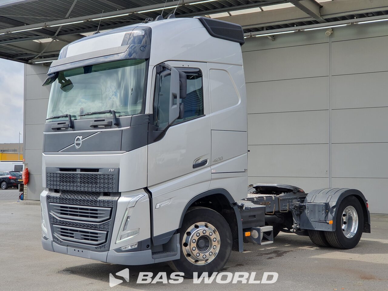 Front left : Volvo FH 420 4X2 Tracteur routier