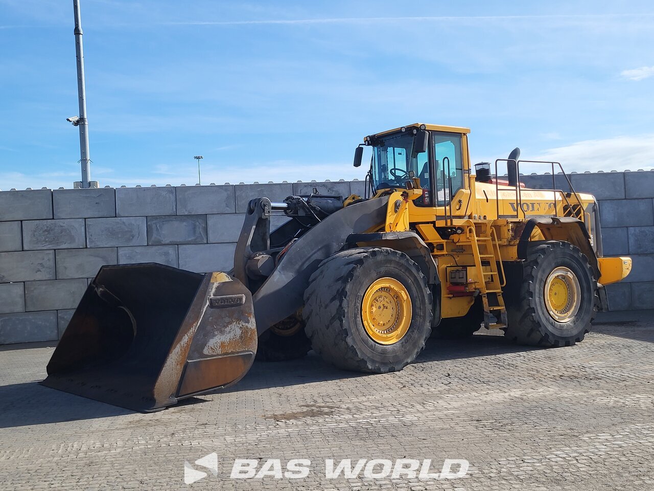 Volvo L350 F Wheel loader BAS World