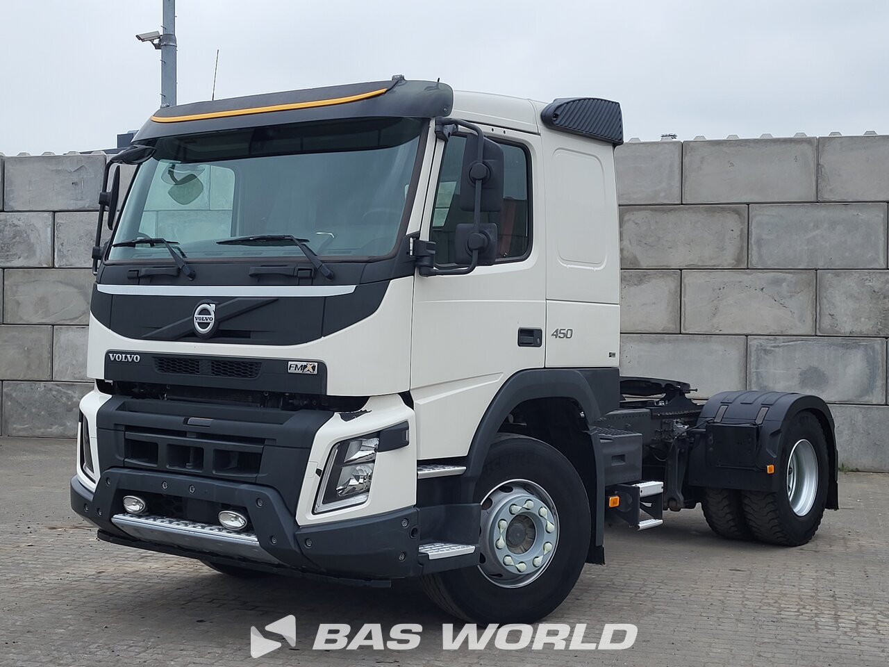 Front left : Volvo FMX 450 4X2 Tracteur routier