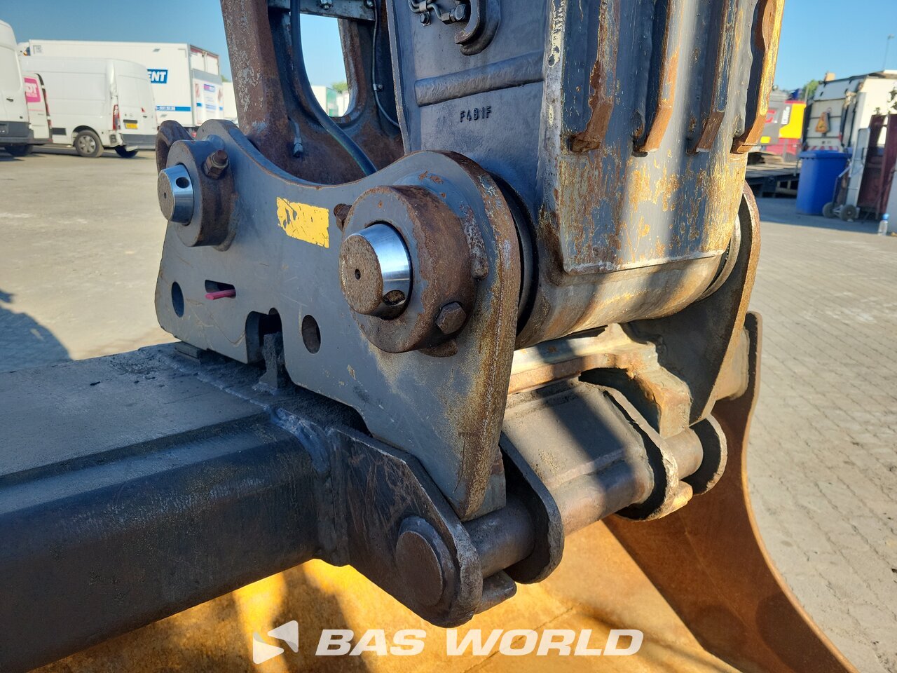 Other : Volvo EC220 E L Pelle sur chenilles