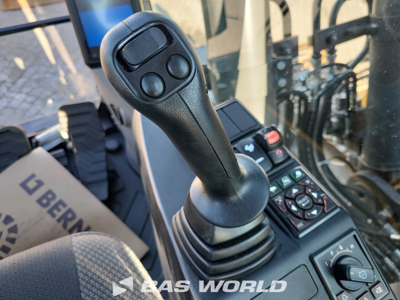 Other : Volvo EC220 E L Pelle sur chenilles
