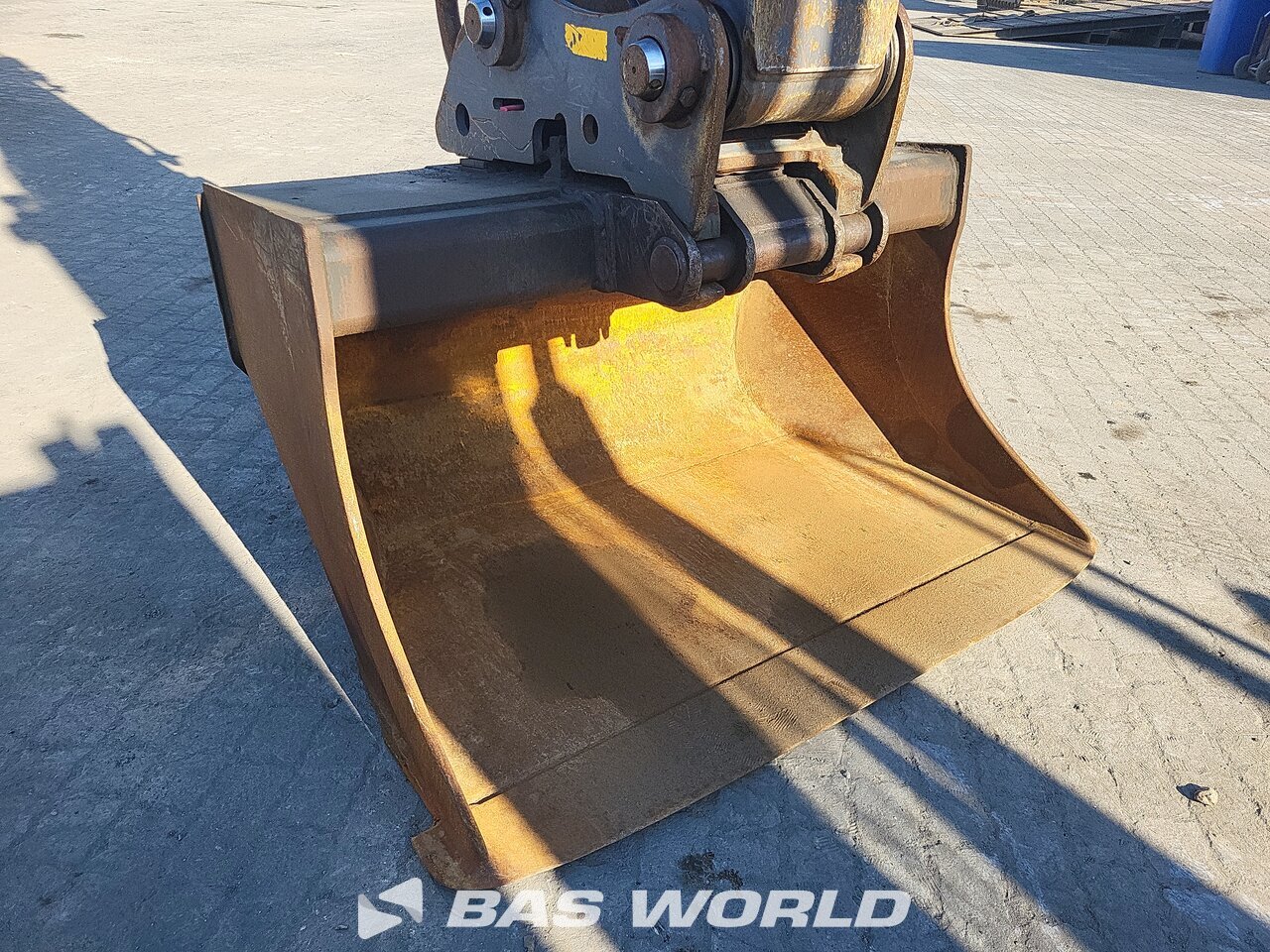 Other : Volvo EC220 E L Pelle sur chenilles