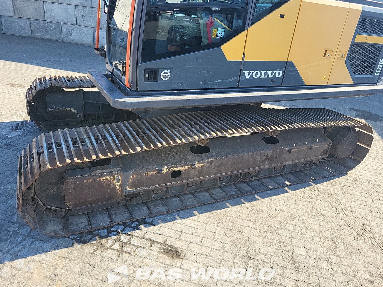 Other : Volvo EC220 E L Pelle sur chenilles