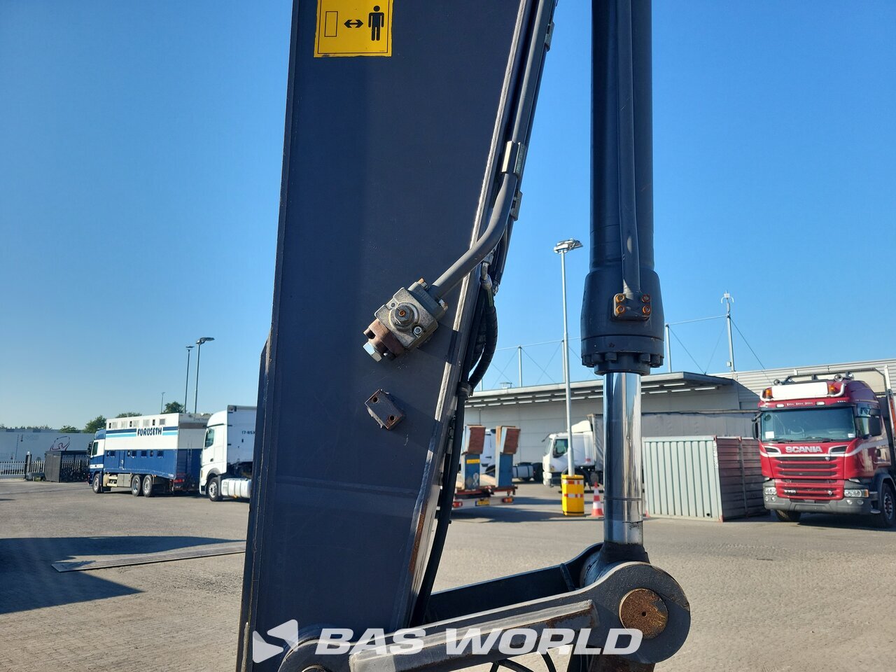 Other : Volvo EC220 E L Pelle sur chenilles
