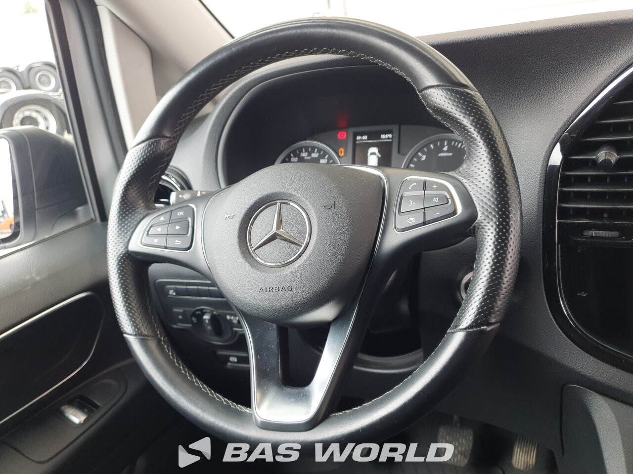 Other : Mercedes Vito 110 Fourgons utilitaires