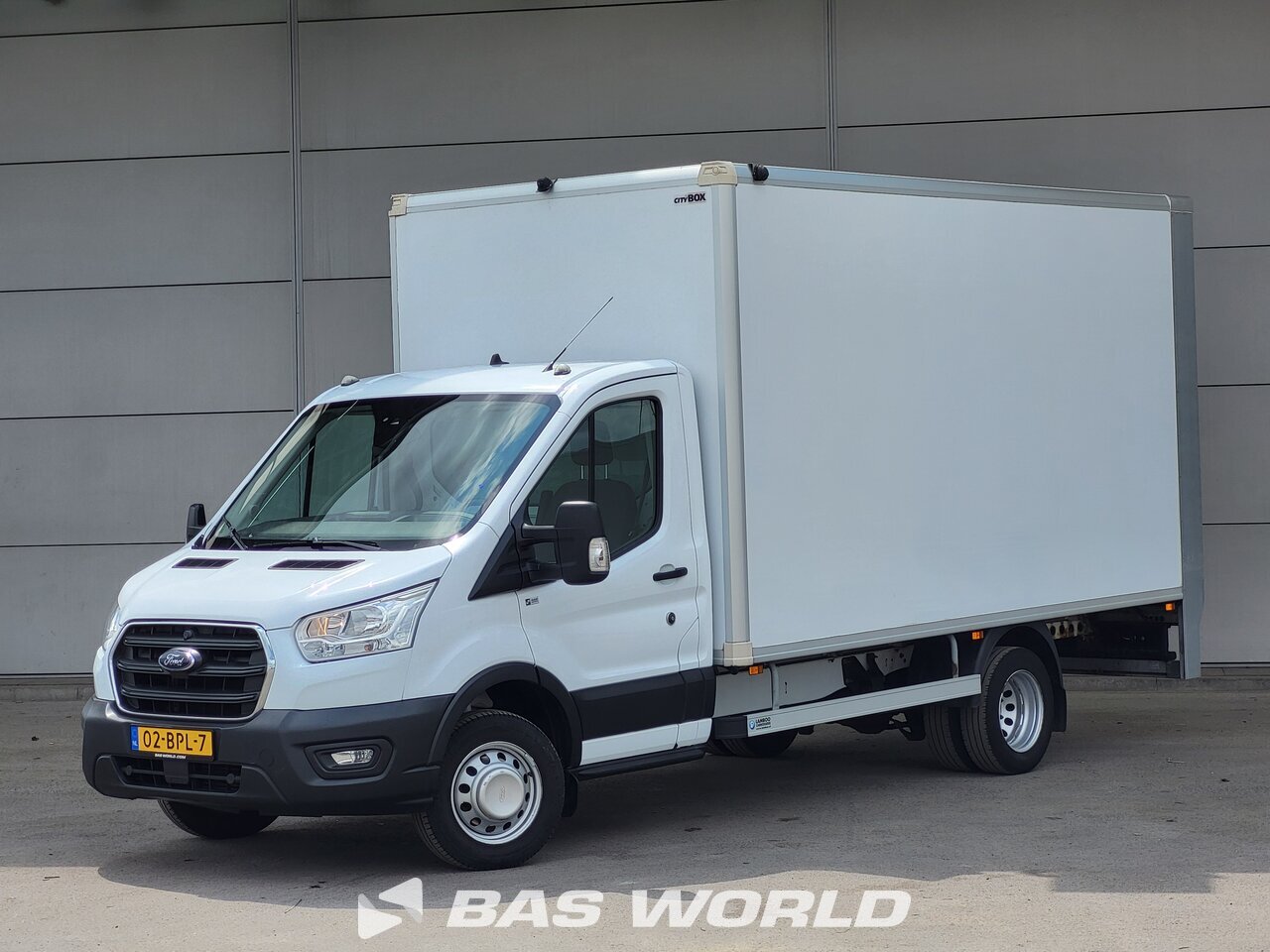 Front left : Ford Transit 170pk Carrosseries