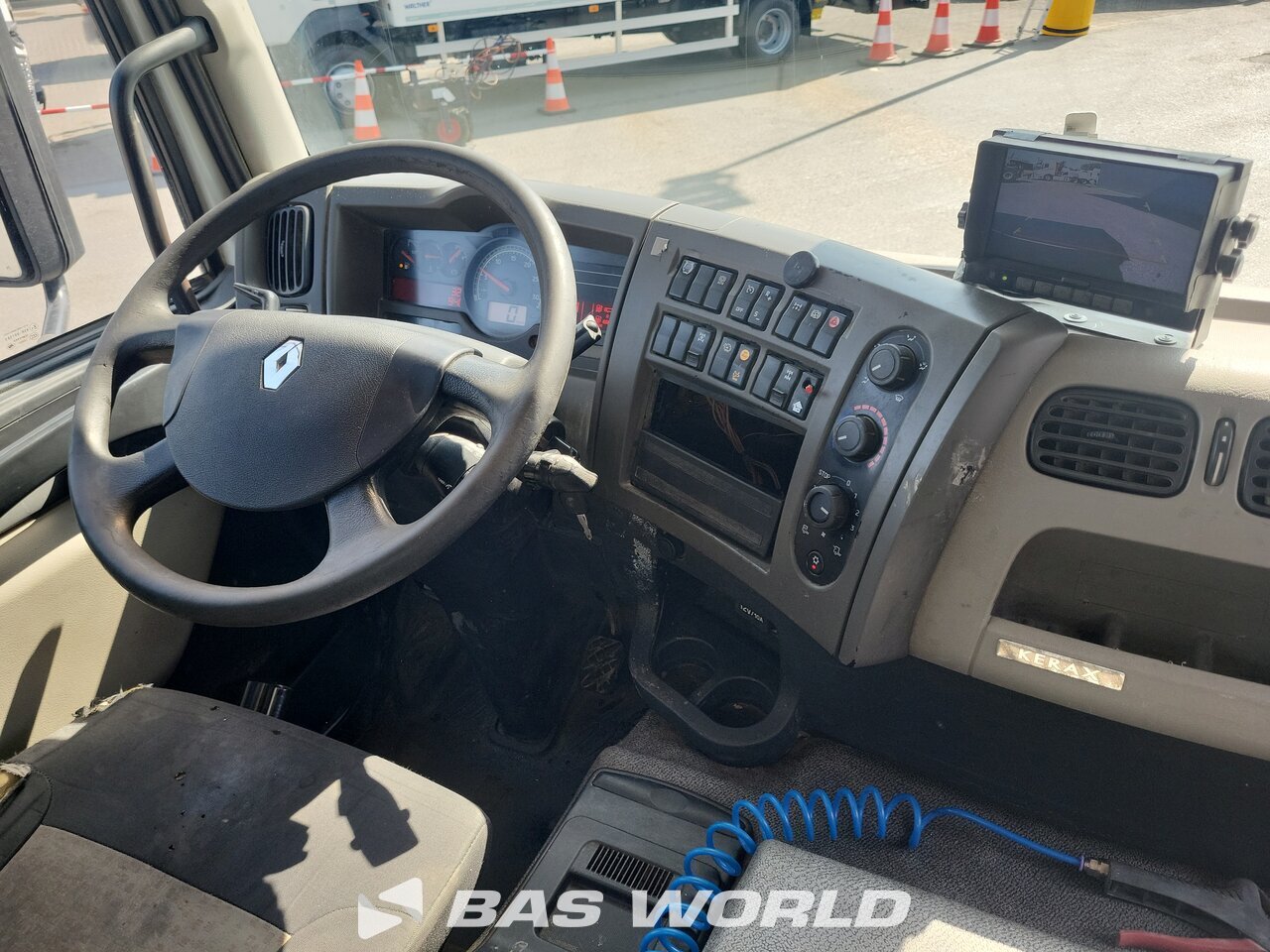 Other : Renault Kerax 430 8X4 Bennes Manjot Camion Benne