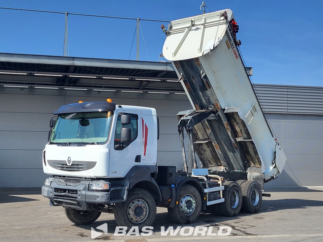 Front left : Renault Kerax 430 8X4 Bennes Manjot Camion Benne