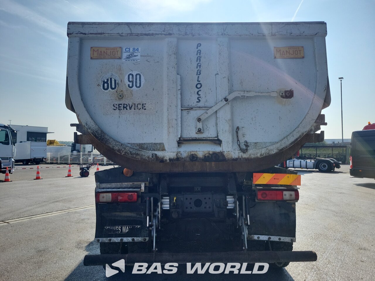 Other : Renault Kerax 430 8X4 Bennes Manjot Camion Benne