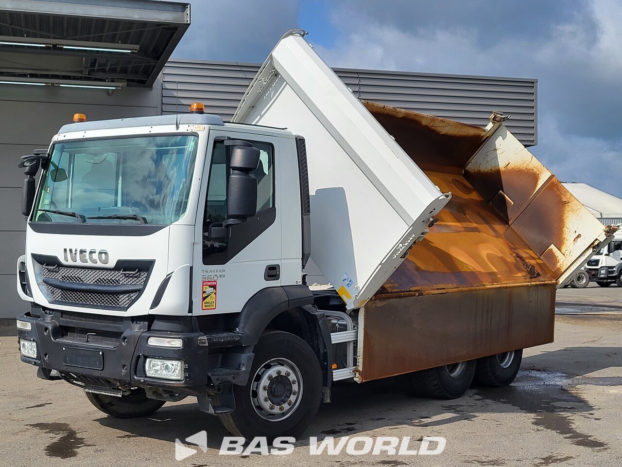 Other : Iveco Trakker 360 6X4 Vincent Camion Benne