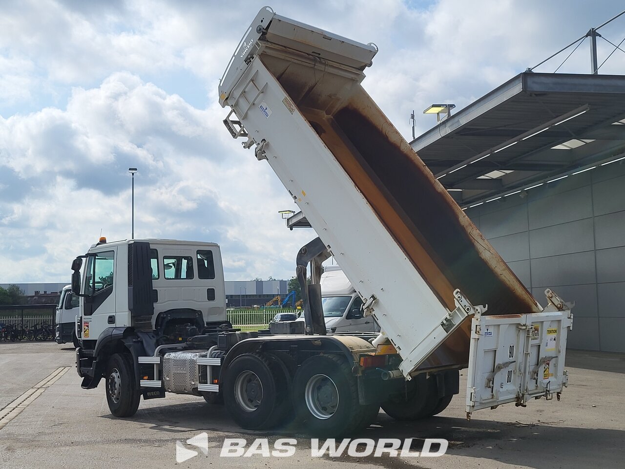 Other : Iveco Trakker 360 6X4 Vincent Camion Benne