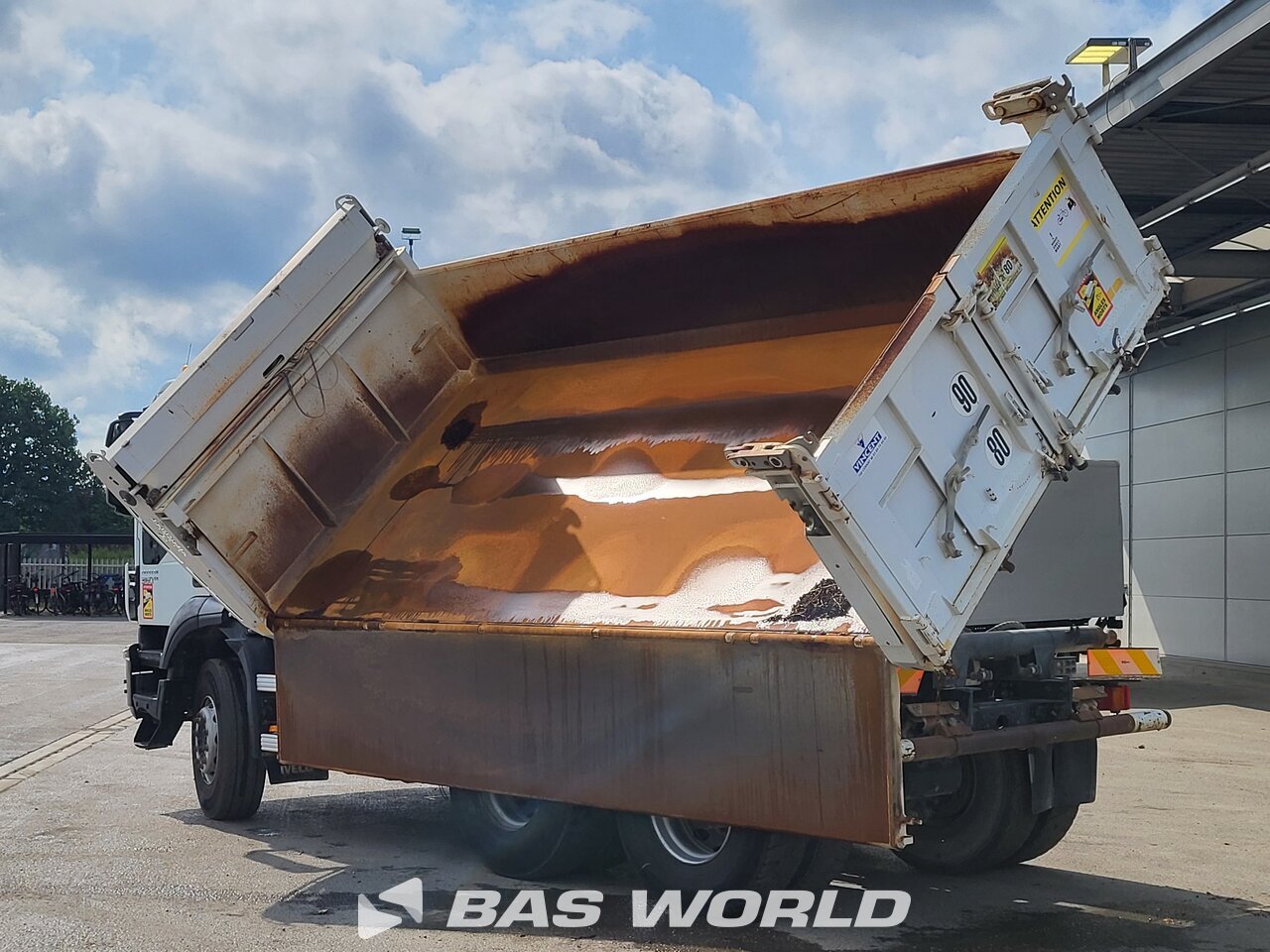 Other : Iveco Trakker 360 6X4 Vincent Camion Benne
