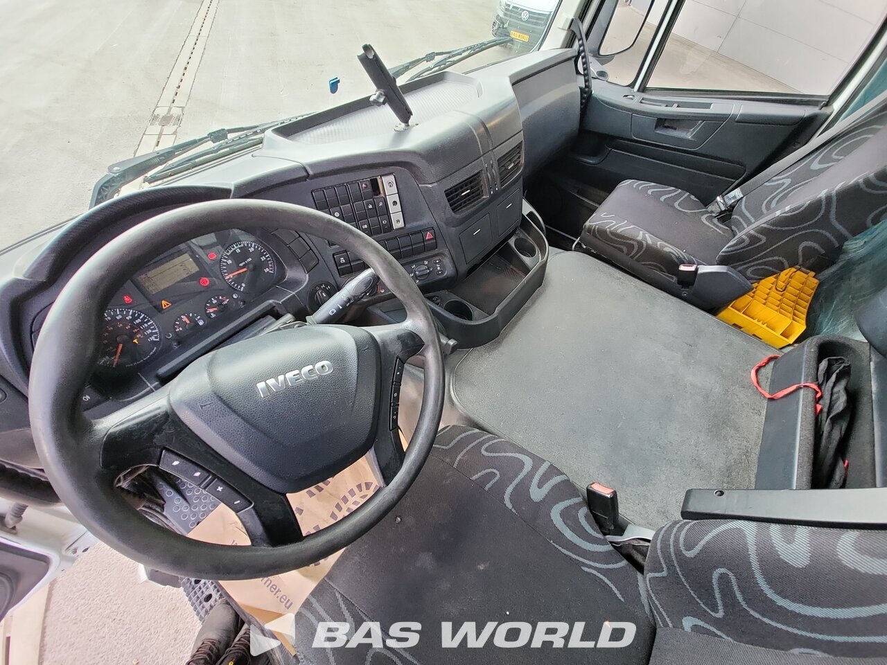Other : Iveco Trakker 360 6X4 Vincent Camion Benne