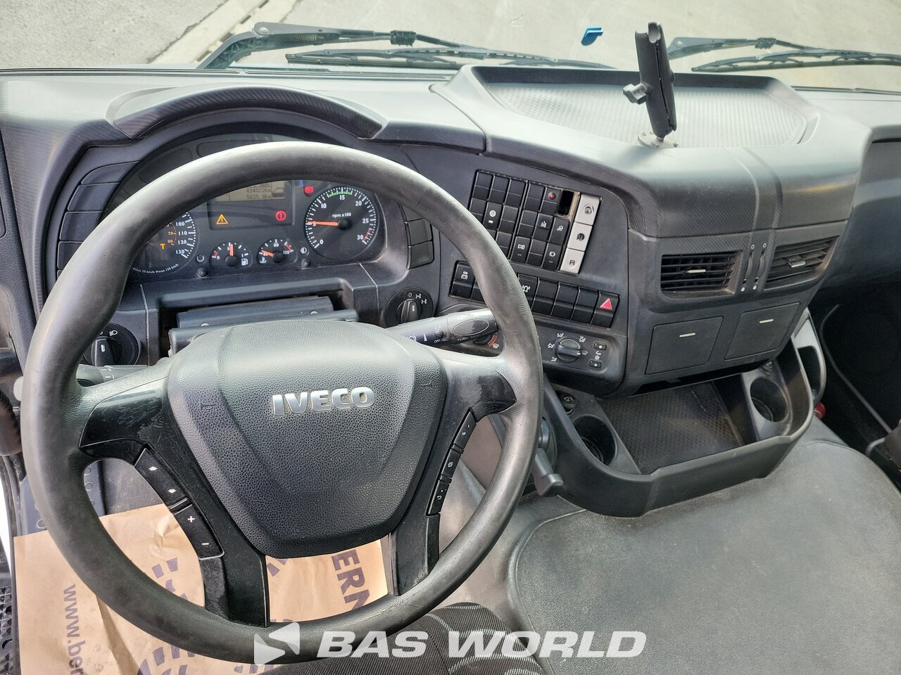 Other : Iveco Trakker 360 6X4 Vincent Camion Benne