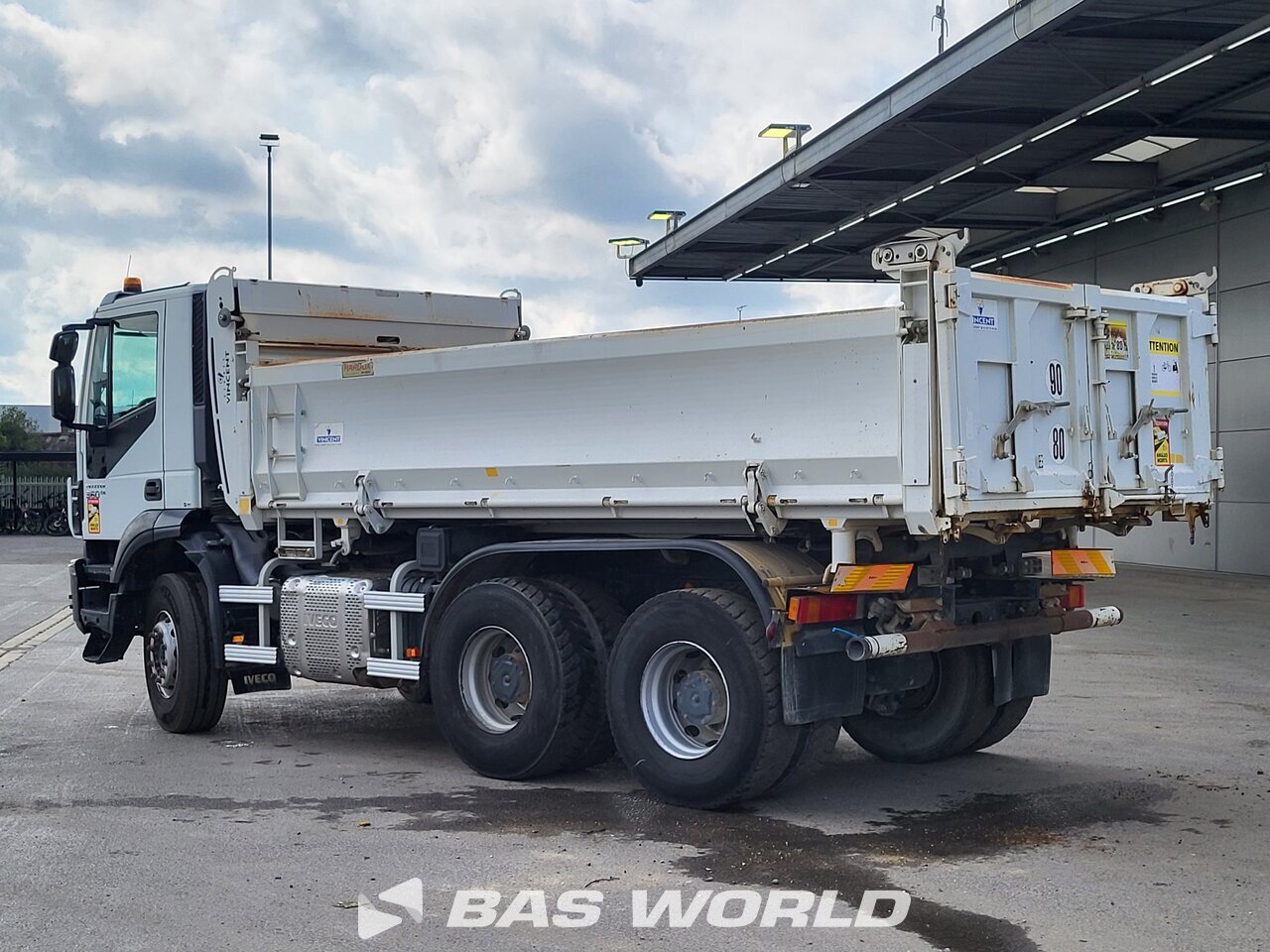 Other : Iveco Trakker 360 6X4 Vincent Camion Benne