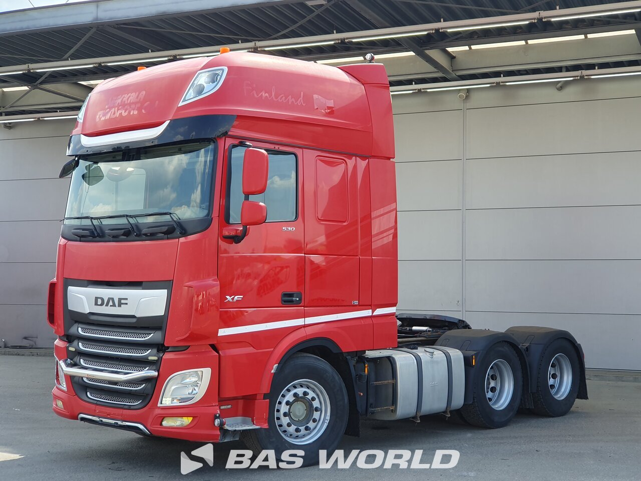 Front left : DAF XF 530 6X4 Tracteur routier