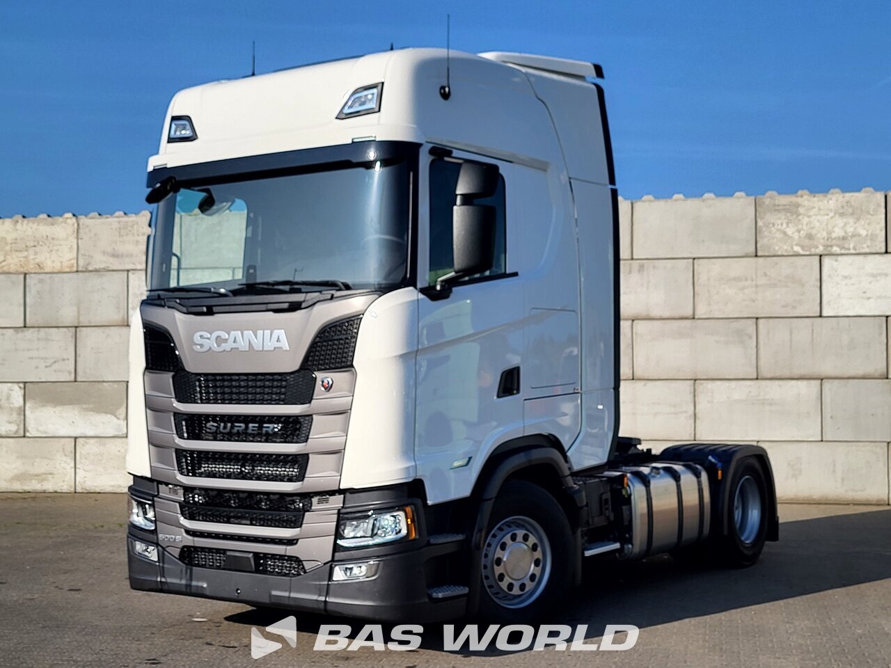 Front left : Scania S500 4X2 Tracteur routier