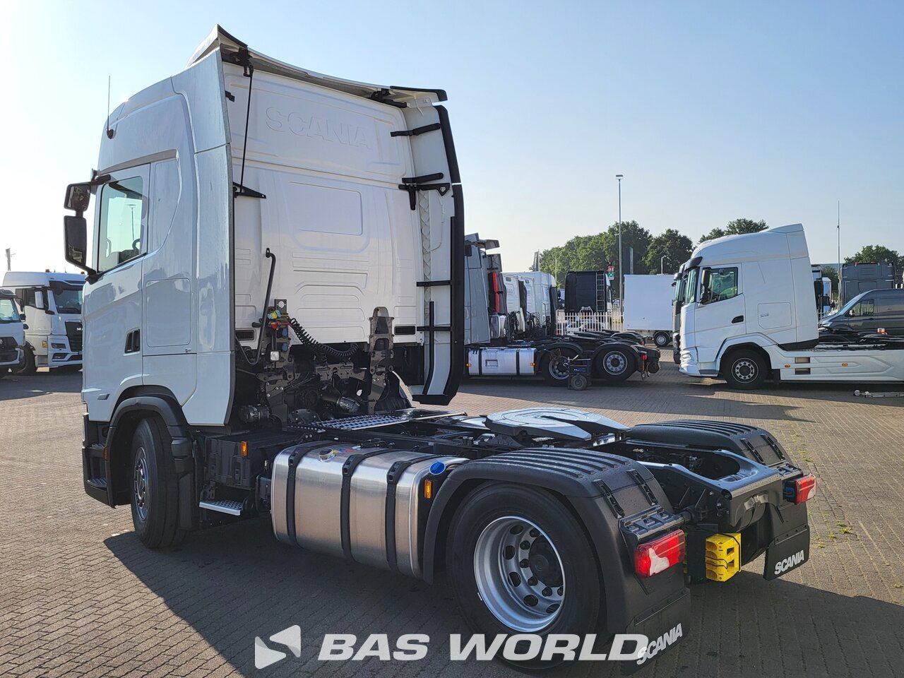 Back left : Scania S500 4X2 Tracteur routier